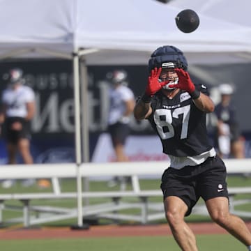 Jul 24, 2025; Houston, TX, USA; Houston Texans tight end Cade Stover (87) during training camp at Houston Methodist Training Center. Mandatory Credit: Troy Taormina-Imagn Images