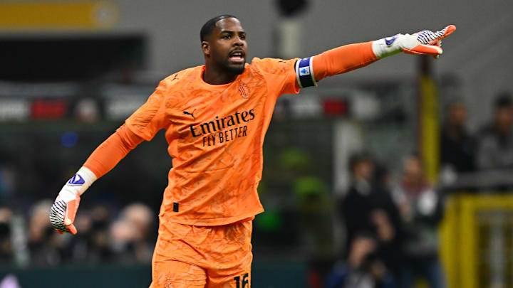 Mike Maignan Mike Maignan