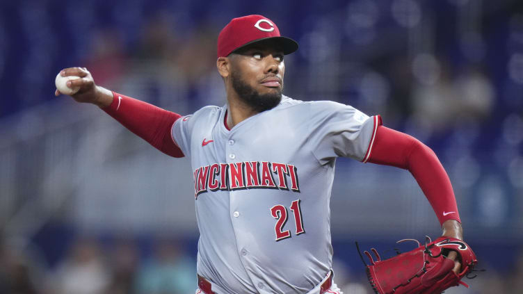 Cincinnati Reds v Miami Marlins