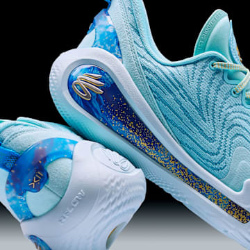 The Curry 12 "Pisces" colorway.