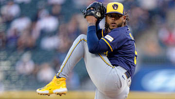 Los Yankees pueden negociar con Milwaukee el cambio de Freddy Peralta