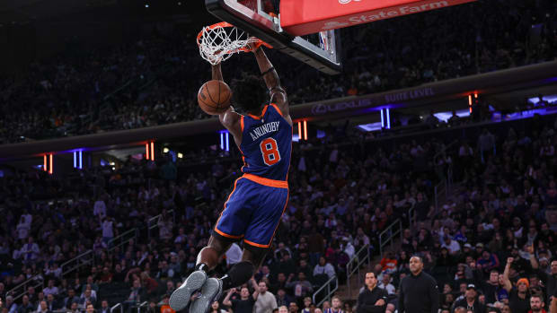 Jan 27, 2024; New York, New York, USA; New York Knicks forward OG Anunoby (8) dunks the ball during