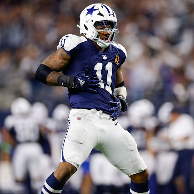 Dallas Cowboys EDGE Micah Parsons celebrates after a sack during the third quarter against the New York Giants.