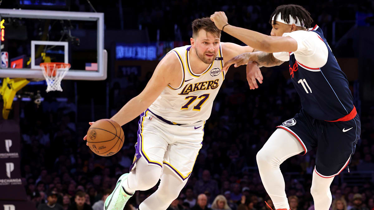 Luka Doncic Reveals Injury That Led to Locker Room Trip During Lakers' Win  Over Clipp