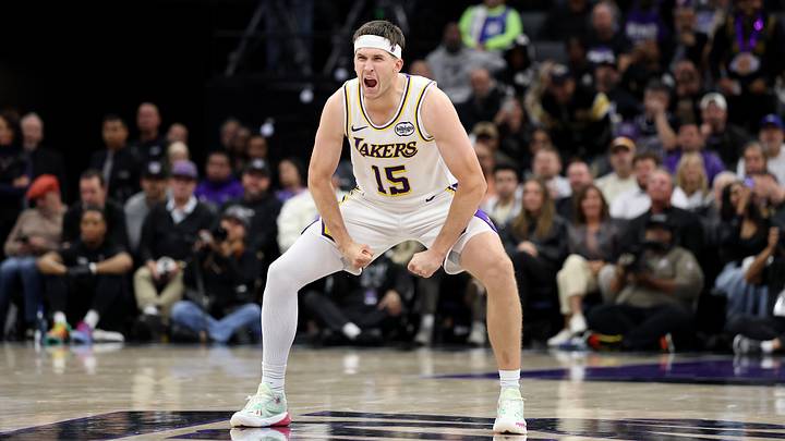 Los Angeles Lakers v Sacramento Kings
