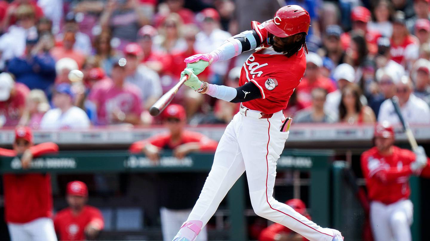 Reds vs Cubs game action