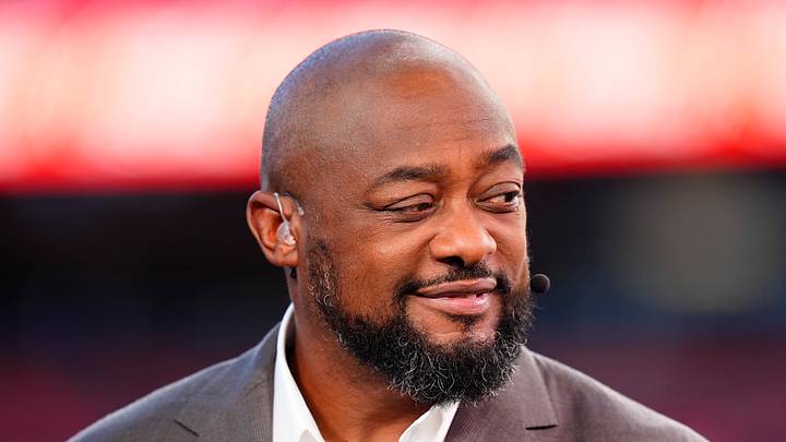 NBC broadcast analyst Mike Tomlin before a game
