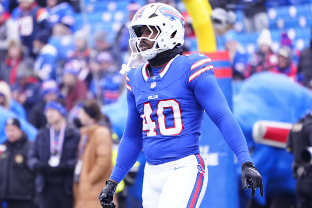 Buffalo Bills linebacker Von Miller warms up before a game against the Denver Broncos in an AFC wild card game.