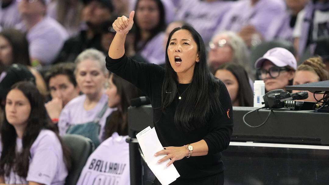 Oct 2, 2026; San Francisco, California, USA; Golden State Valkyries head coach Natalie Nakase yells during the second quarter of game three of the first round for the 2026 WNBA Playoffs at Chase Center. Mandatory Credit: Darren Yamashita-Imagn Images Oct 2, 2026; San Francisco, California, USA; Golden State Valkyries head coach Natalie Nakase yells during the second quarter of game three of the first round for the 2026 WNBA Playoffs at Chase Center. Mandatory Credit: Darren Yamashita-Imagn Images
