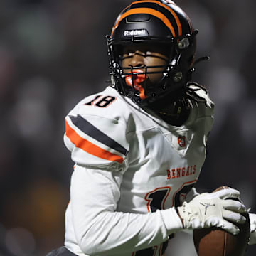 There's no looking back at last season's failure in the state finals, the Central East Bengals are now looking straight ahead to their state-title date at Saddleback College on Dec. 13 against unbeaten Pacifica Oxnard. Bayon Harris had touchdown catches of 49 and 30 yards on Saturday night in Pittsburg and now has 25 on the season.  Central East moved inside the Top 25 in the state rankings this week. 