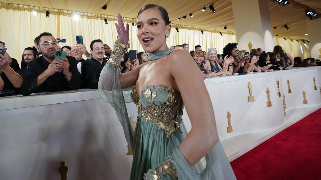 Hailee Steinfeld on the red carpet at the 96th Oscars at the Dolby Theatre at Ovation Hollywood in Los Angeles.