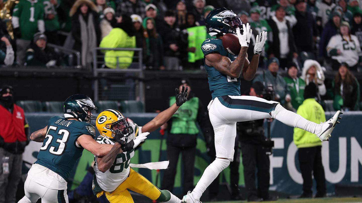 Who's The Best-Looking Eagles Cornerback? Darius Slay Has An Idea