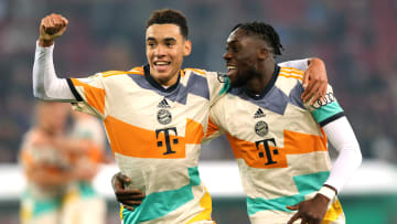Jamal Musiala mit Alphonso Davies