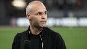 Andrés Iniesta a pris sa retraite de footballeur.