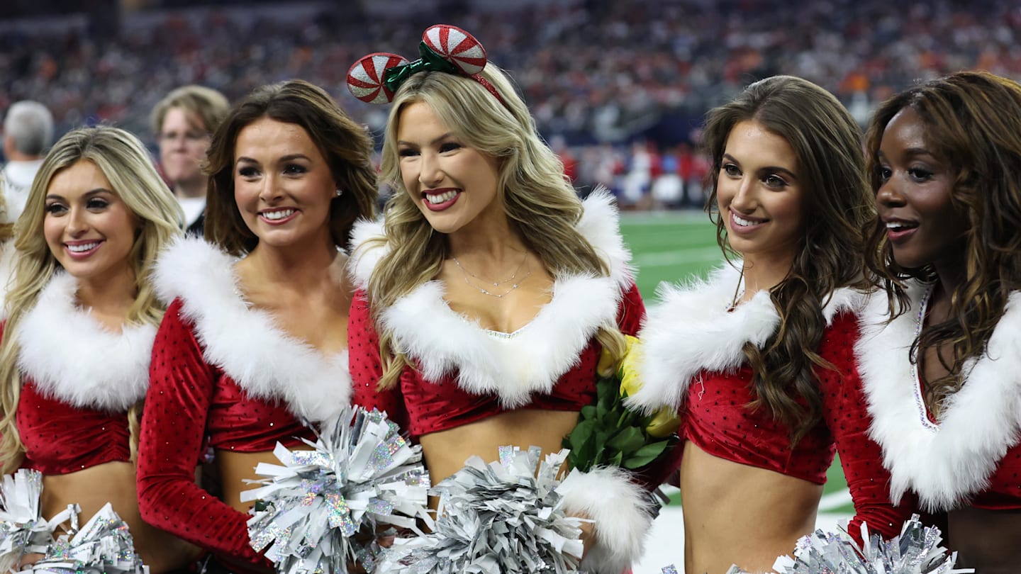 Dallas Cowboys Cheerleader Megan McElaney gets special honor