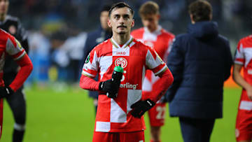 Paul Nebel schaut nachdenklich drein Paul Nebel schaut nachdenklich drein