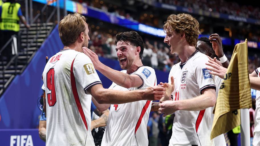 Declan Rice and Anthony Gordon celebrate Harry Kane’s goal vs. DR Congo. 
