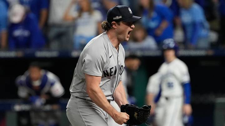 Division Series - New York Yankees v Kansas City Royals - Game 4