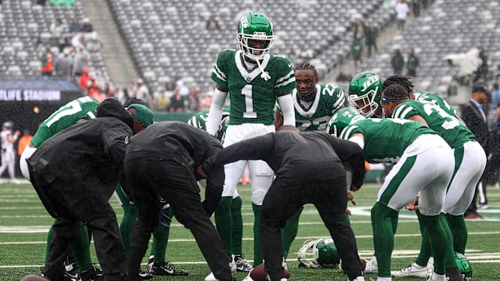 New York Jets cornerback Sauce Gardner huddle with teammates before the game against the Denver Broncos at MetLife Stadium. New York Jets cornerback Sauce Gardner huddle with teammates before the game against the Denver Broncos at MetLife Stadium.