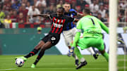 Rafael Leao, Samir Handanovic