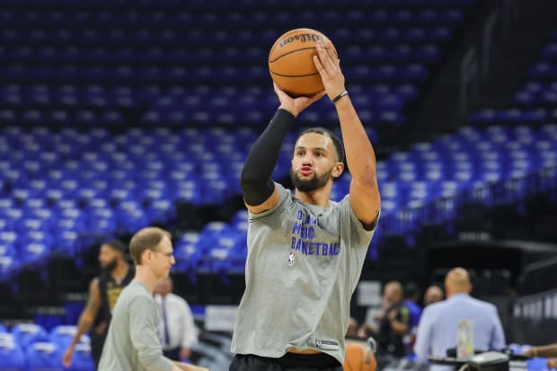 Orlando Magic guard Jalen Suggs (4) warms up before game three of the first round for the 2024 NBA playoffs at Kia Center.