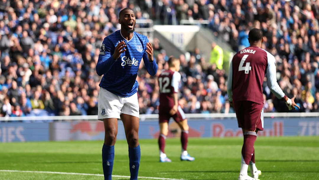 Everton v Aston Villa - Premier League