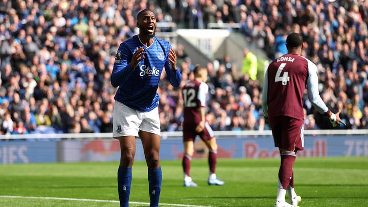 Everton v Aston Villa - Premier League
