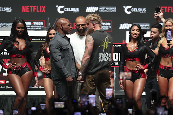 Jake Paul vs Mike Tyson