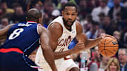 Mobley drives to the basket against Clippers guard Kris Dunn in March.