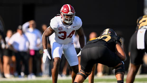 Alabama Crimson Tide linebacker Deontae Lawson lines up before a snap during a game against the Vanderbilt Commodores.
