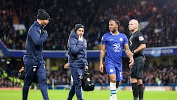 Raheem Sterling diperkirakan absen bela Chelsea selama dua pekan akibat cedera