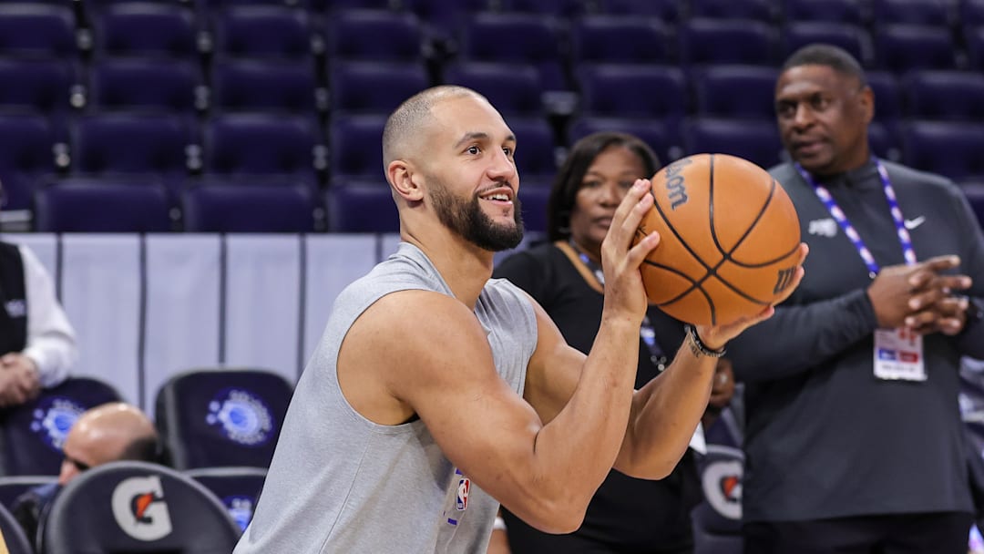 Dec 27, 2025; Orlando, Florida, USA; Orlando Magic guard Jalen Suggs (4) warms up before the game against the Denver Nuggets at Kia Center. Mandatory Credit: Mike Watters-Imagn Images