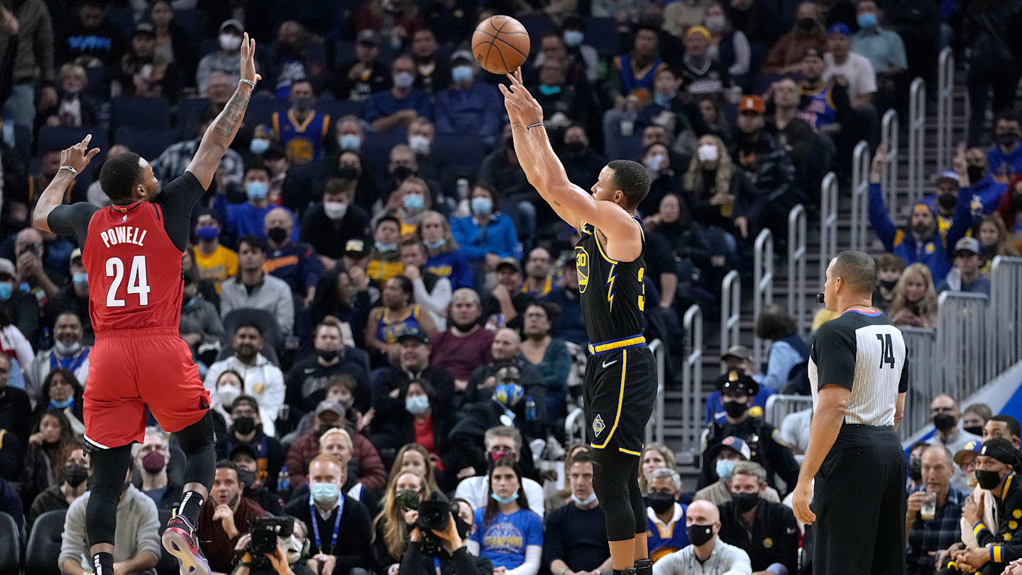 NBA MVP Odds Favor Steph Curry Over Giannis Antetokounmpo & Kevin