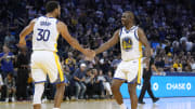 Stephen Curry y Chris Paul formaron parte del quinteto titular de los Warriors la noche del martes ante los Suns