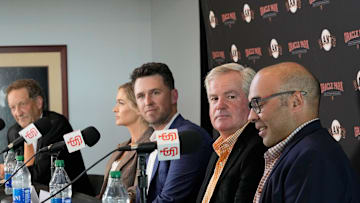 Buster Posey Announces Retirement