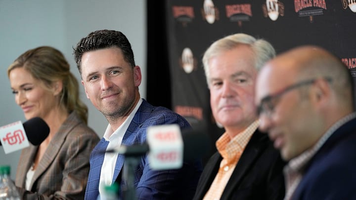 Buster Posey Announces Retirement