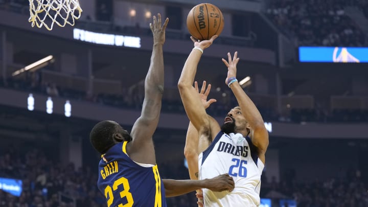 Dallas Mavericks v Golden State Warriors