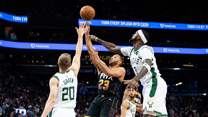 Milwaukee Bucks v Phoenix Suns