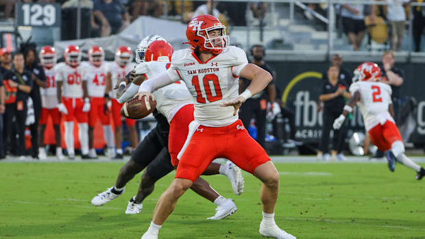 Sam Houston State Bearkats quarterback Hunter Watson (10)