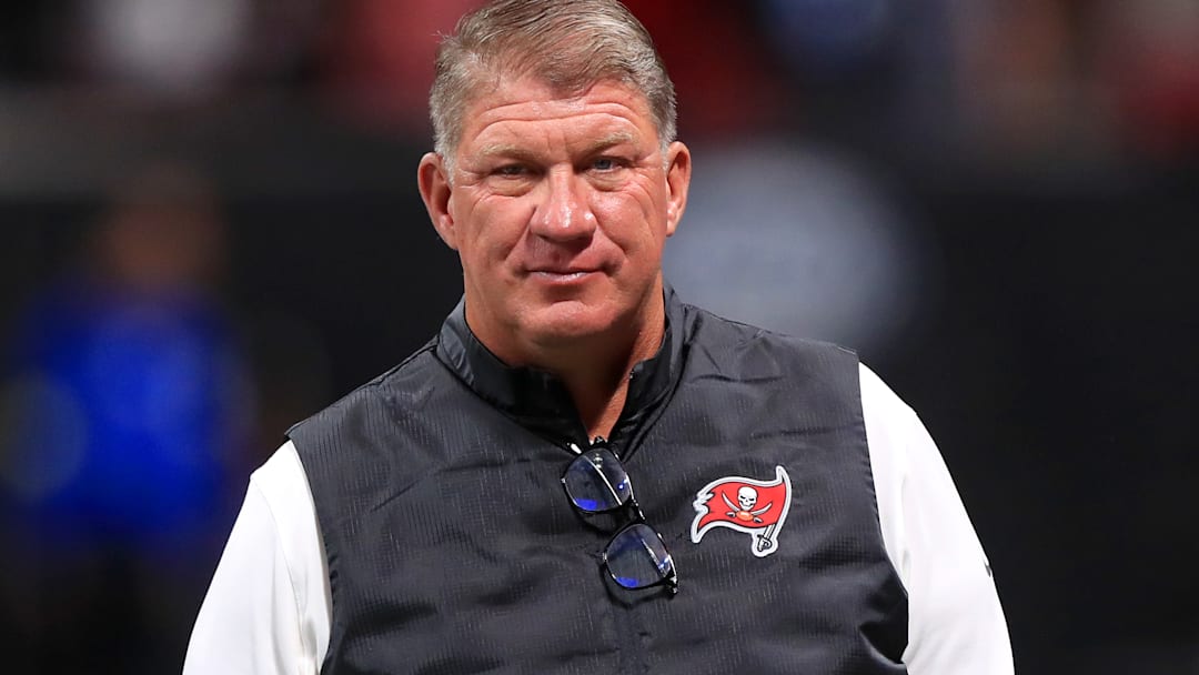 NFL: SEP 07 Buccaneers at Falcons NFL: SEP 07 Buccaneers at Falcons