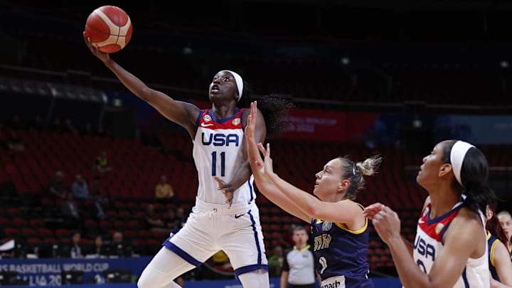 Sep 27, 2022; Sydney,  AUS;  Team USA player Kahleah Copper (11) takes a shot in the first quarter against Bosnia and Herzegovina at Sydney SuperDome. 
Mandatory Credit: Yukihito Taguchi-Imagn Images