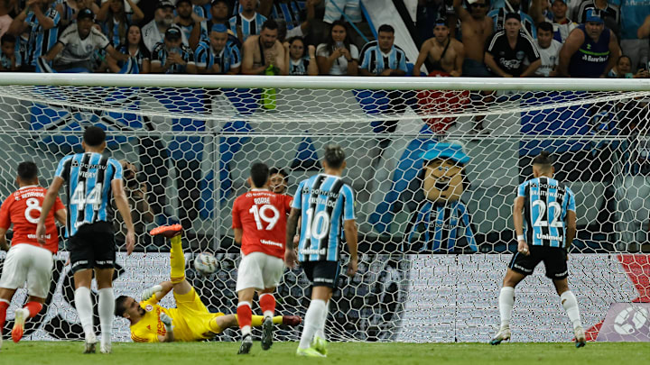 Braithwaite, camisa 22 do Grêmio em 2025