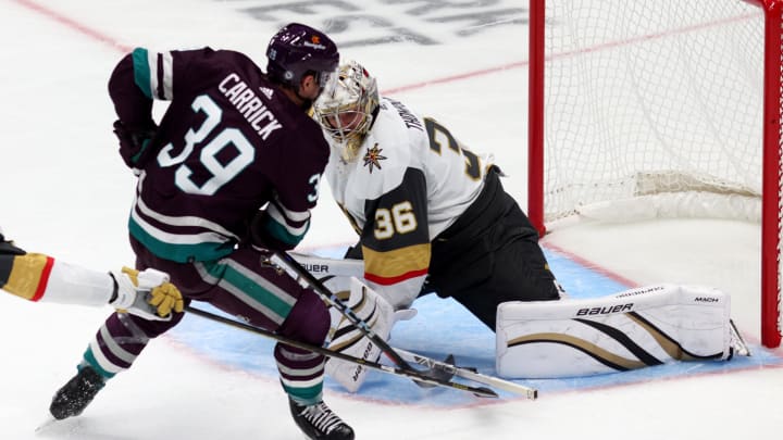 Anaheim Ducks center Sam Carrick (39) scores 