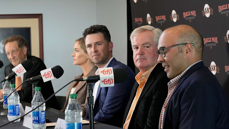 Buster Posey Announces Retirement