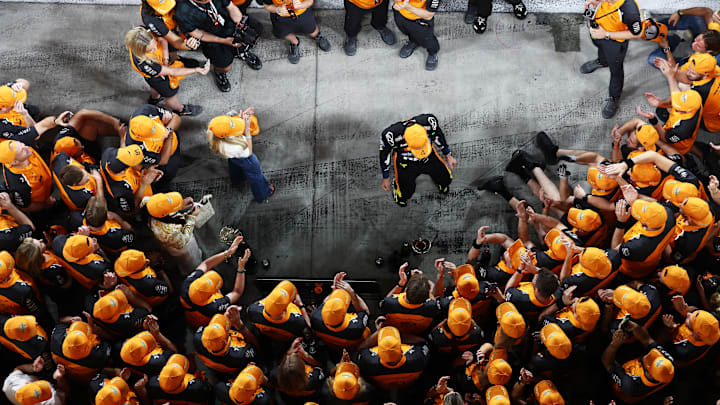 Lando Norris se consagra campeón del mundo, pero aún no alcanza la liga de los gigantes de la Fórmula 1. Lando Norris se consagra campeón del mundo, pero aún no alcanza la liga de los gigantes de la Fórmula 1.