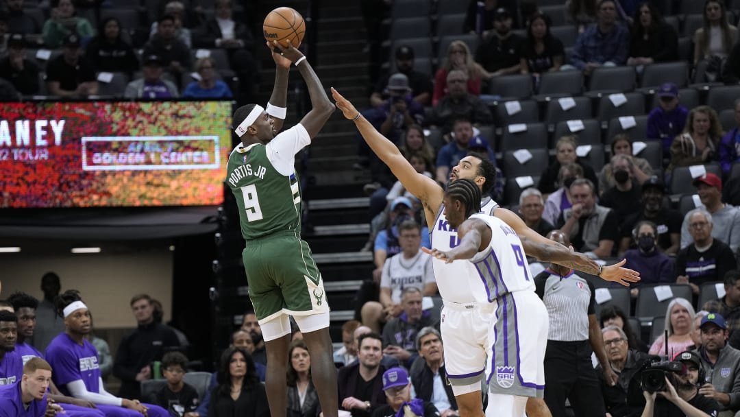 Milwaukee Bucks v Sacramento Kings