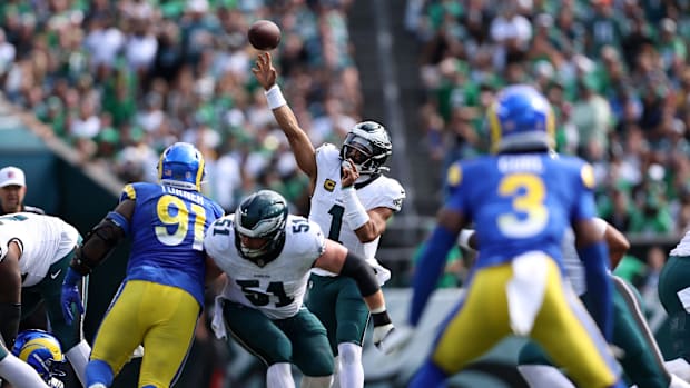 Philadelphia Eagles quarterback Jalen Hurts (1) throws a pass against the Los Angeles Rams