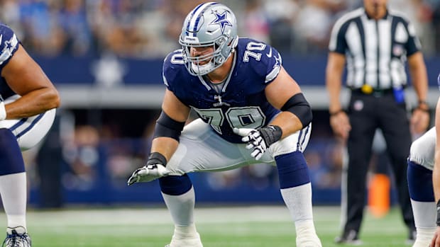 Zack Martin lines up for a snap for the Dallas Cowboys in 202