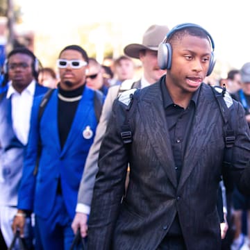 Florida Gators quarterback DJ Lagway (2) 