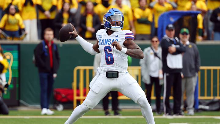 Kansas football quarterback Jalon Daniels